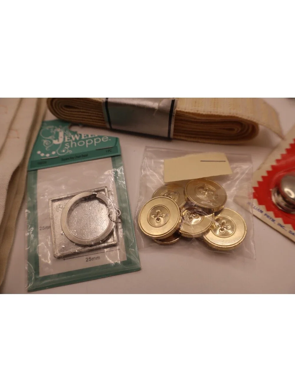 Vintage Sewing accessories:Notions Kit with Canvas Straps,et
